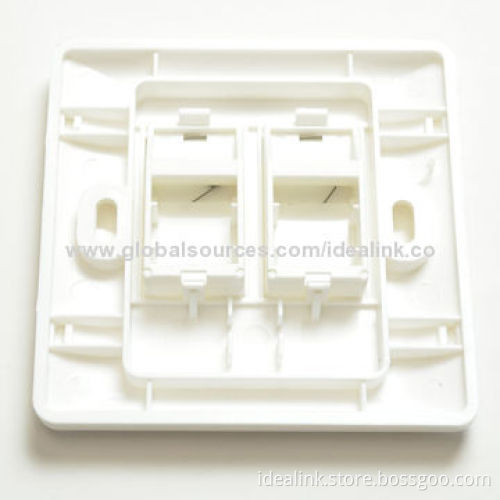 UK Style Faceplate, Made of PC or ABS Materials, Two Mounting Screws, Four Ports